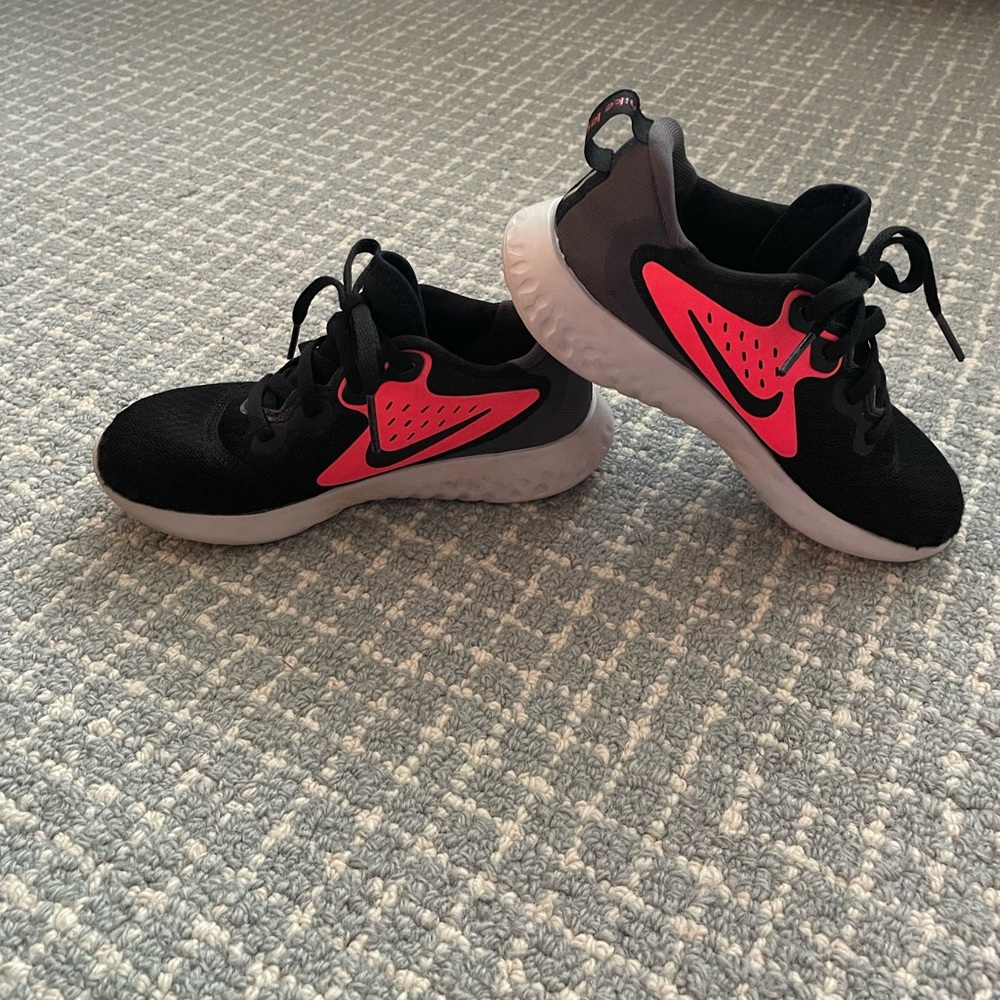 Nike Legend Boy Sneakers